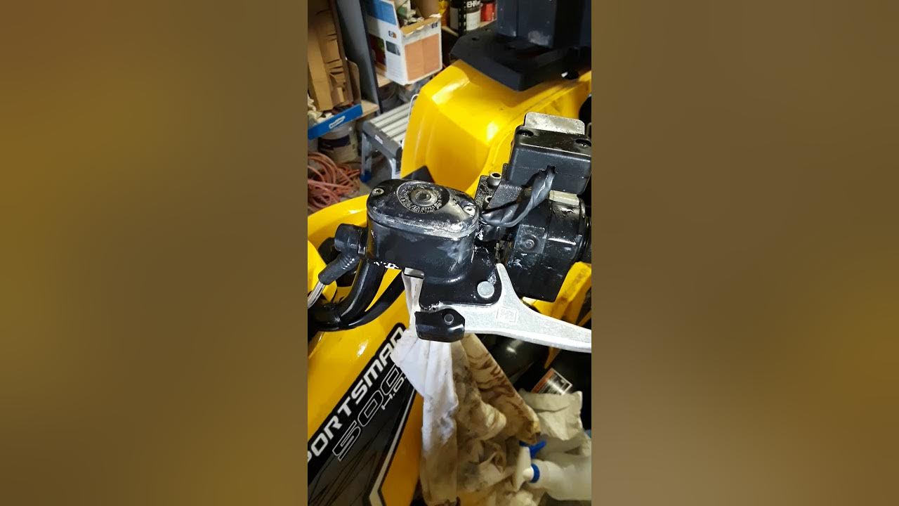 How to bleed brakes on polaris sportsman PlEASE SUBSCRIBE IT HELPS ME