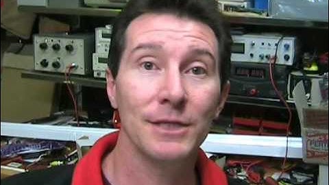 EEVblog #13 Part 1 of 2 - Digital storage Oscilloscope Tutorial