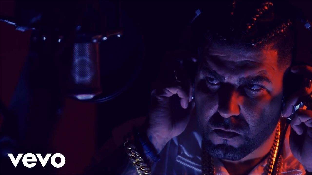 Sleduj MC Ceja - Iron Fist (Lyric Video) na YouTube Sleduj MC Ceja - Iron Fist (Lyric Video) na YouTube