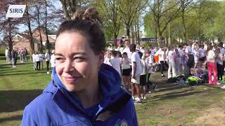 Somerense Jeugd Bekogeld Met Gekleurd Poeder Tijdens Color Run