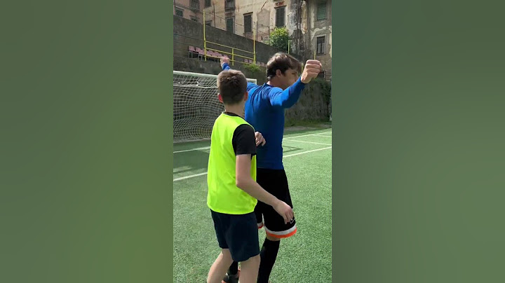 Quanti anni ha questo? 14?15? 😂 #calcio #provino #brasile