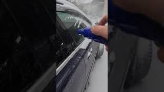 как быстро очистить снег с машины