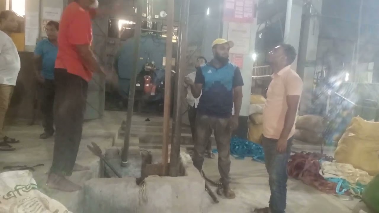 গভীর নলকূপ এর মেরামতের কাজ চলছে। 01715-564293(2)