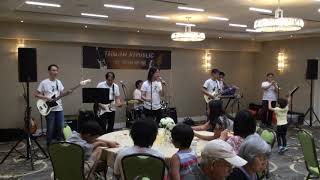 向前行 Marching Forward