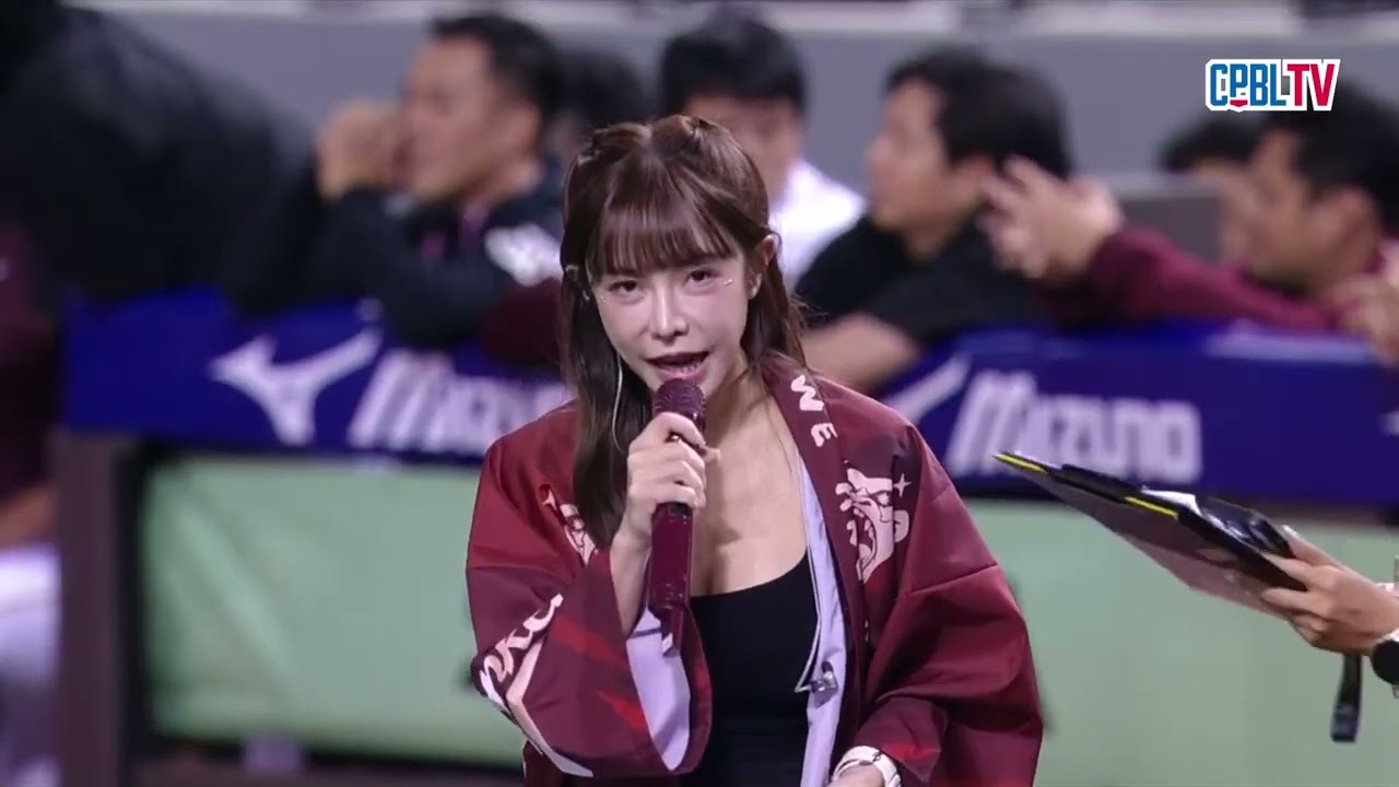 10/21 台灣大賽G3 中信 VS 樂天 賽前，破碎的家園謝謝所有出發賑災的國軍英雄以及鏟子英雄們!有請帶給光復當地小朋友溫暖的陳保宏三等士官長為本日賽事開出第一顆好球