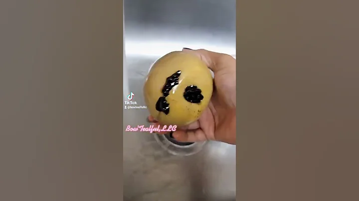 You won't believe this! How to dip, strip and re-dip again.. AMAZING Candy Apple Hack