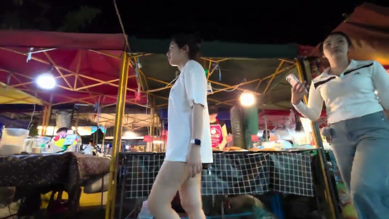 Bangkok Street Food Night Market ๐น๐ญ | Cheap Eats & Real Nightlife Walking Tour 8K #BangkokNightlife