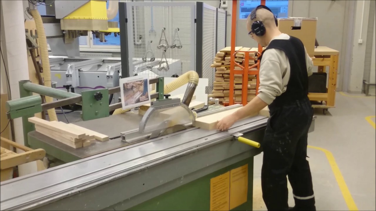 Elokuva puuseppä työssään