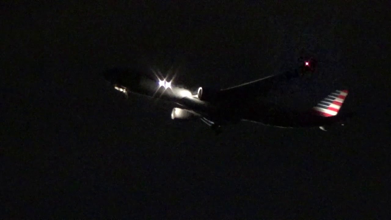 Night Time Departures from the Charlotte Douglas International Airport ...