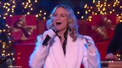 Jennifer Nettles performs "Celebrate Me Home" at Christmas in Rockefeller Plaza