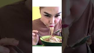 MAKAN BAKSO RUSUK