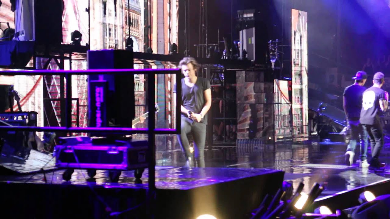 C'mon C'mon (Camera A) - One Direction, Allphones Arena, Sydney 2510 HD