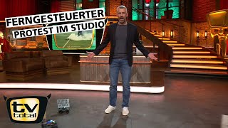 Protest im Studio: Attacke auf Puffi