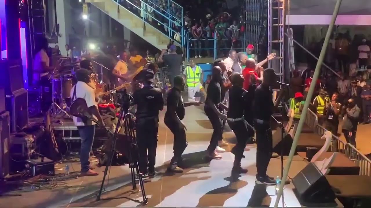 Alick Macheso and his talking guitar live on stage