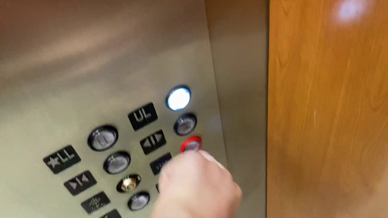 MOD Montgomery G P Hydraulic Elevator Saks Fifth Avenue Dadeland