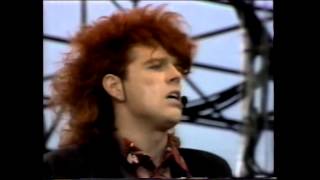 Video voorbeeld van "Thompson Twins - Hold Me Now (BBC - Live Aid 7/13/1985)"
