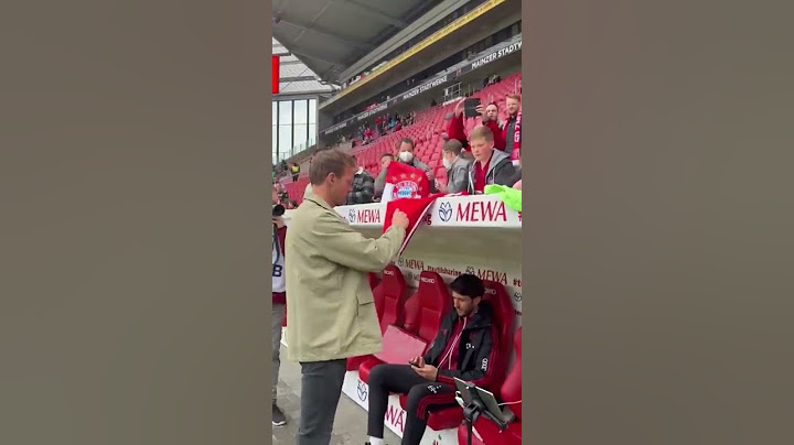 JULIAN NAGELSMANN GIVES AUTOGRAPHS✍️❤️ miasanmia fcbayern m05fcb