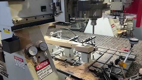 LIH-WOEI shaping 4 Axis, CAxis, HSD aggregate, 實木家俱, 側向加工, 鋸片加工- wood working CNC machinery