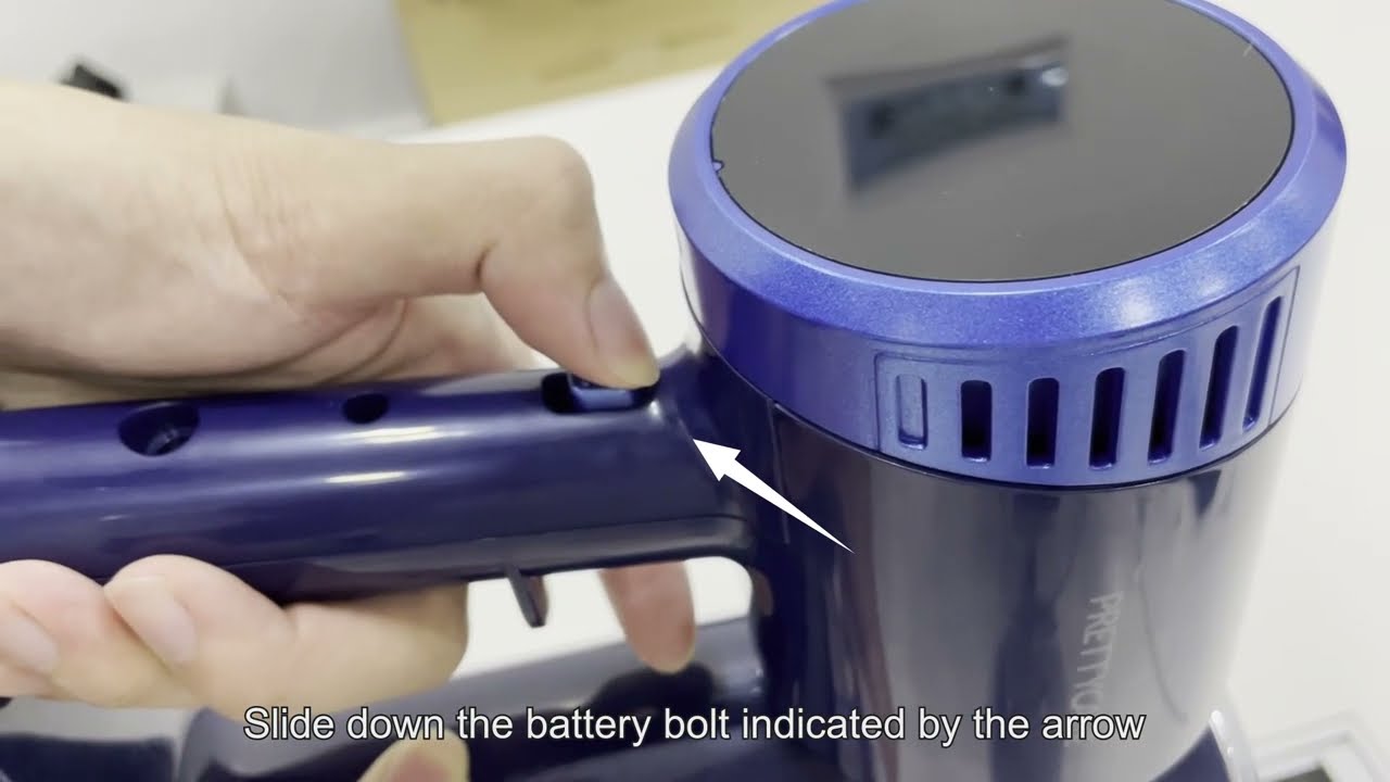 Remove and charge the Battery/PRETTYCARE W300 cordless vacuum cleaner