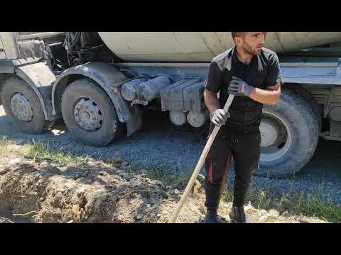 ღობის საძირკვლის ჩასხმა