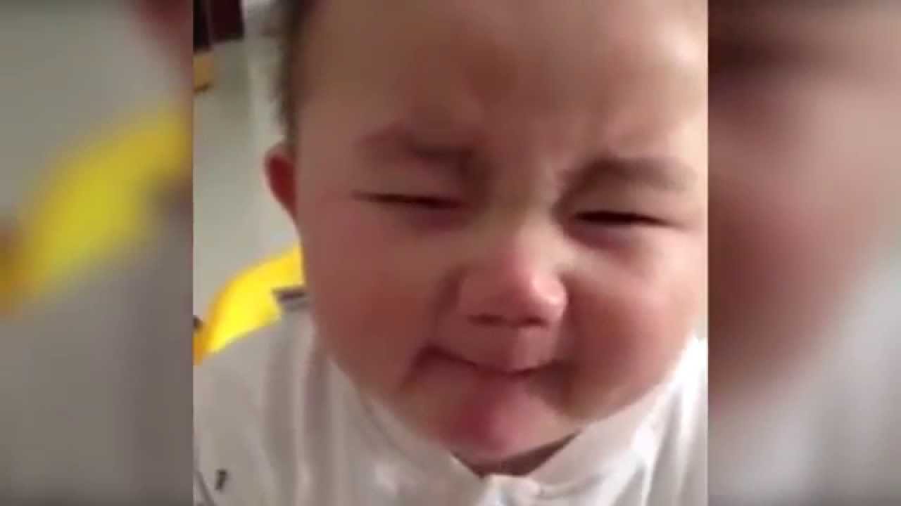 Baby First Lemon Taste - Viral Video - YouTube