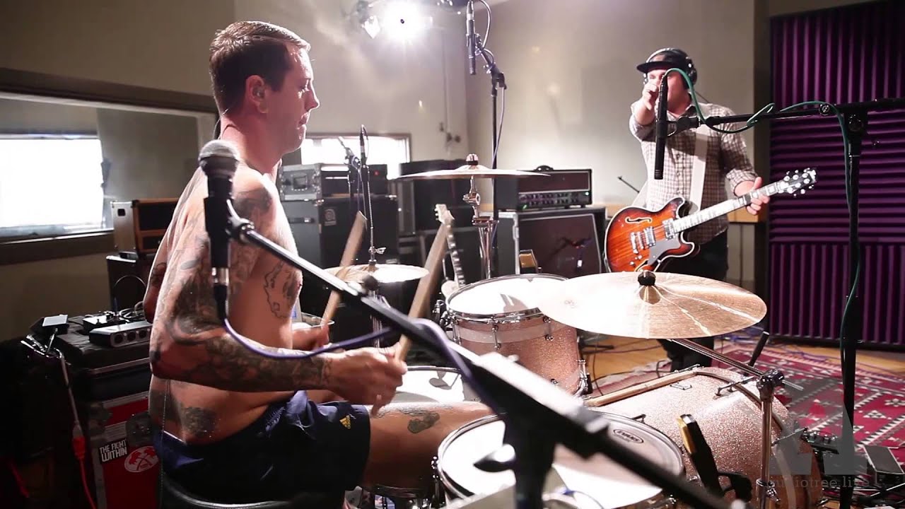 The Story Changes - Tidal Wave - Audiotree Live adlı videoyu YouTube'da izle The Story Changes - Tidal Wave - Audiotree Live adlı videoyu YouTube'da izle