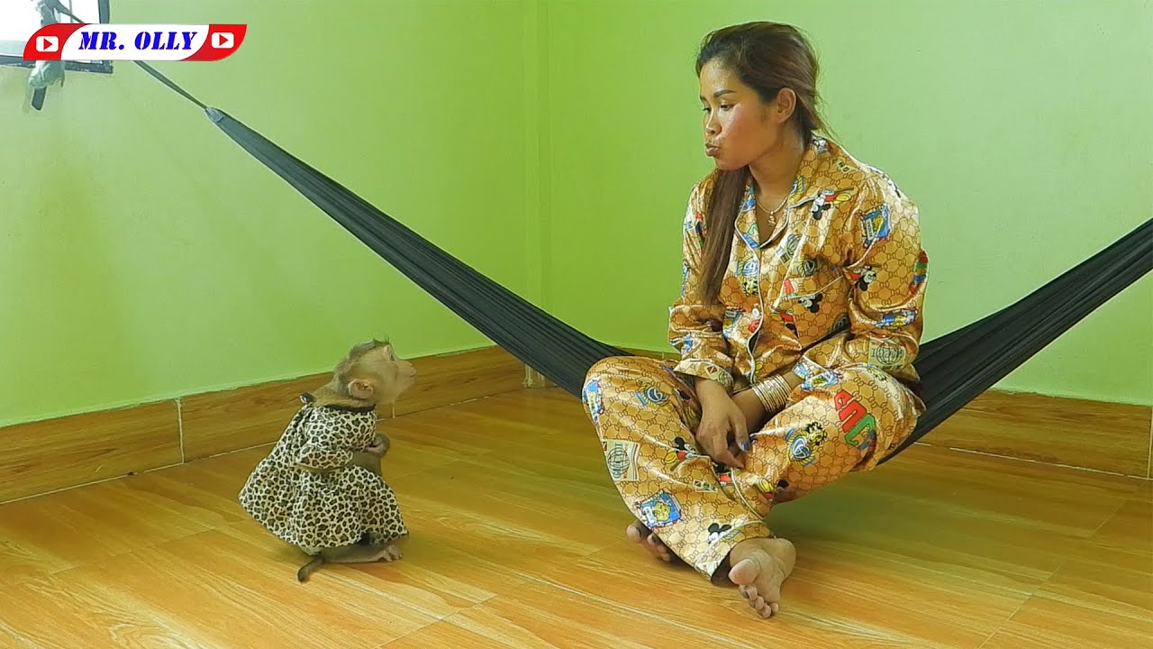 Cutie Madam LUNA Requesting Hug Mommy Sleep