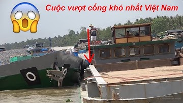 Khẩn cấp cứu sa lan kẹt giữa cống 10 cửa