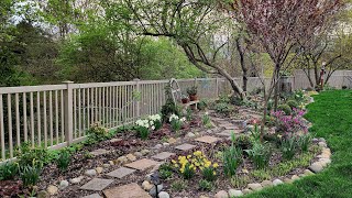 April Spring Bloom Garden Tour & Walkabout // Suburban Oasis