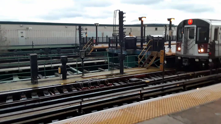 R188 7 train at Mets-Willets Point Station With Ultra Wide band signal