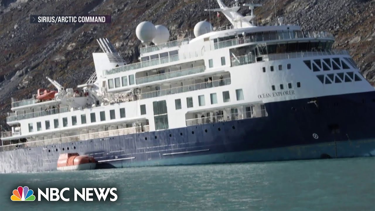 cruise liner stuck in greenland