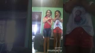 Maria Eduarda Dançando Música.ly