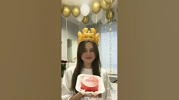 يعمريي اليوم عيد ميلادها لايك اشتراك محبين تيم تين فان تينا ايفا كيتي اريل كيسي كوين 