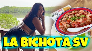 La Bichota Sv - Comiendo En Un Bonito Restaurante Un Coctel De Camarón Nereida Reyes