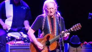 Willie Nelson - Nuages [Django Reinhardt cover] (Houston 11.19.13) HD