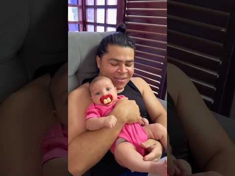 Quando a mãe deixa a filha sozinha com o pai kkkk