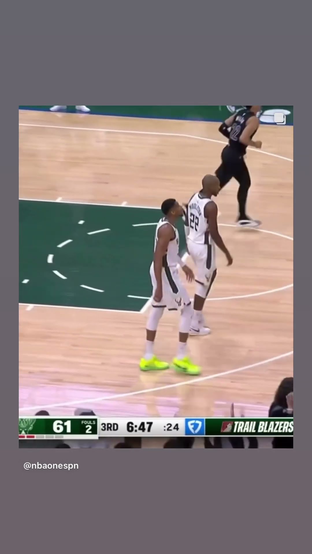 Power spin #hoodnews #giannis #dangelorussell #bucks #basketball #nets #omg #how #wow #wtf #spin #us