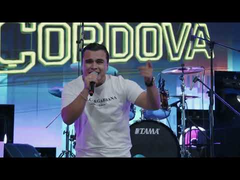 Ian Córdova nos canta Linda Mujer y El Pariente en Vivo En Que Mas Pues!