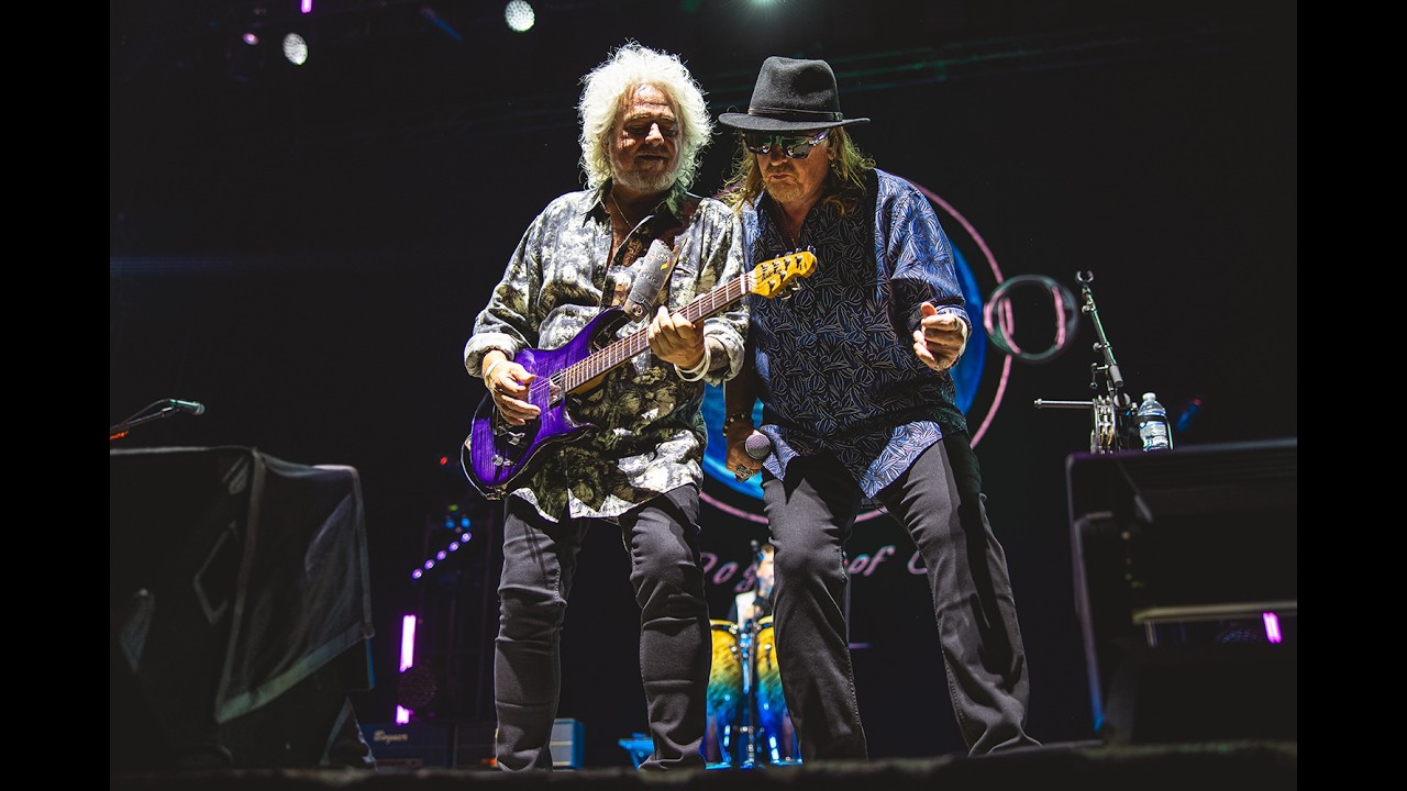 Toto ~ 35th Anniversary Tour 2013 - YouTube