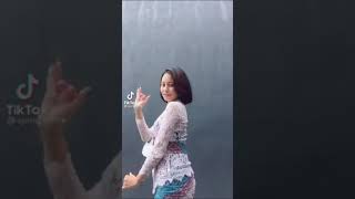 Goyang pinggul yang VIRAL di tiktok