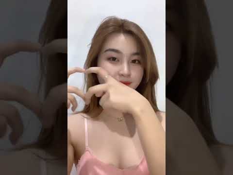 Oh ini yg Viral videonya rosalia akmareta sampai di block, padahal cuma pake kotang   joget jari