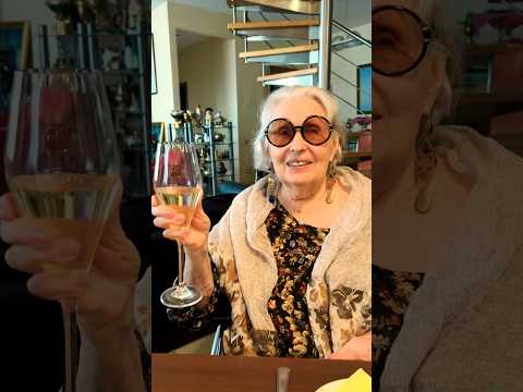 Рождайся ещё 50 лет! Теплое поздравление с днём рождения от Лидии Козловой #shorts #деньрождения