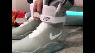 2016 Nike Air Mag! Auto lacing in action!