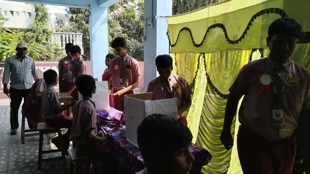 CRC election voting by CRC students.