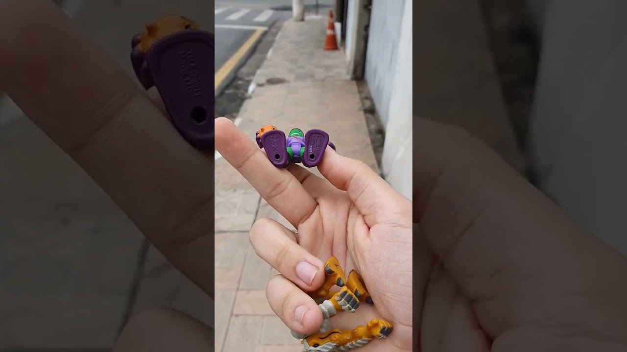 COMPREI UM BONECO NO BRECHÓ                      