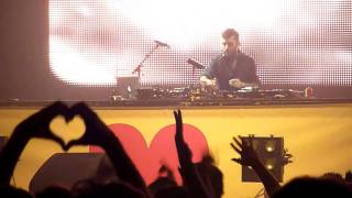 A-Trak DJ set live @ I Love Techno 2010 (entire 1h36m set filmed in HD! - part 3/8)