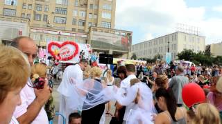 Самая длинная фата в мире.Омск 3686 метров часть1 Самая длинная фата в мире.Омск 3686 метров часть1