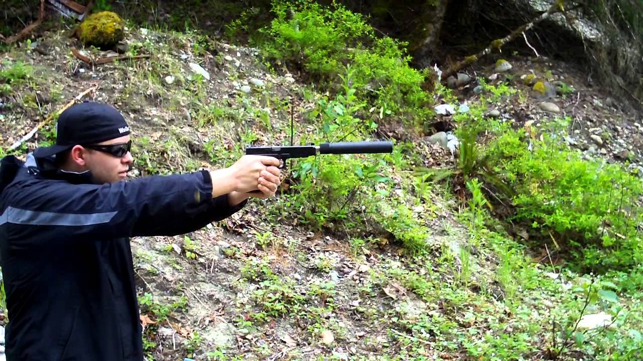 Glock 34 with SWR Trident 9 - YouTube