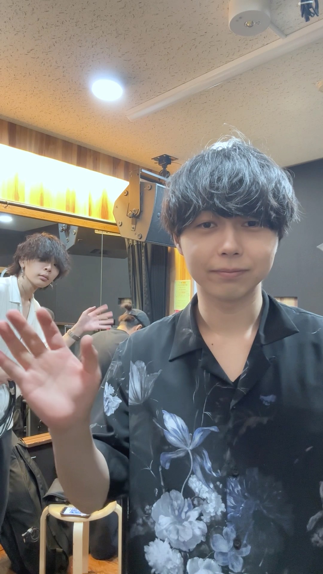 明日はライブです。 - YouTube