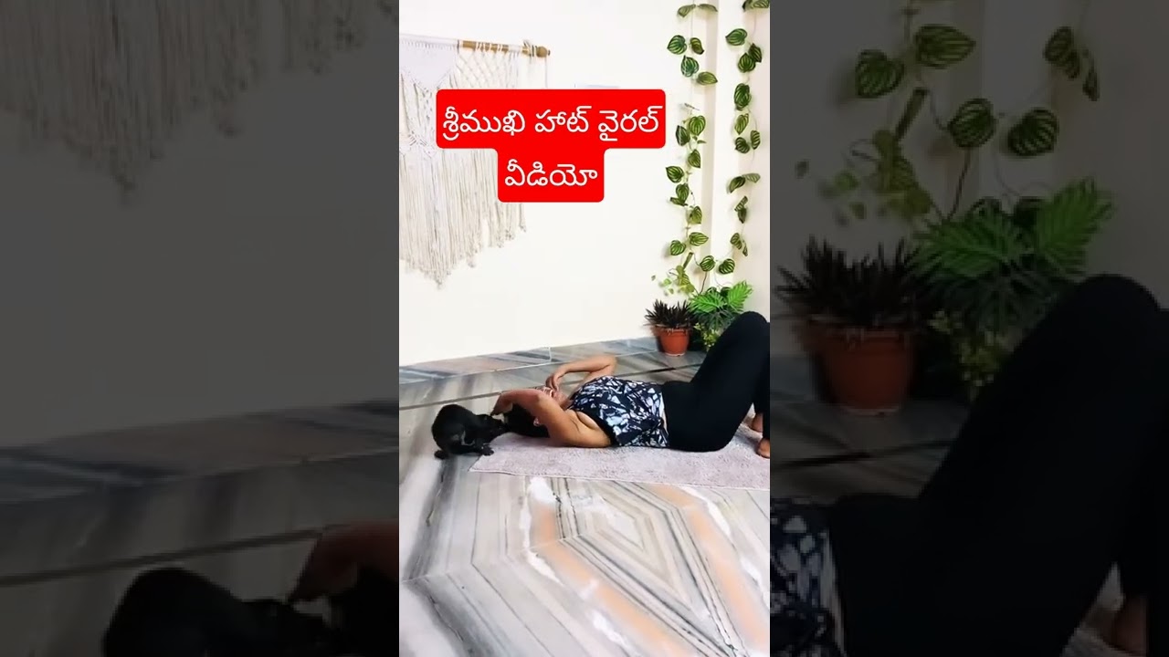 Anchor Srimukhi kaadu